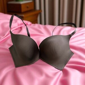 Maidenform Self-Expressions Wireless Plunge Pushup Bra - Black 40 DD